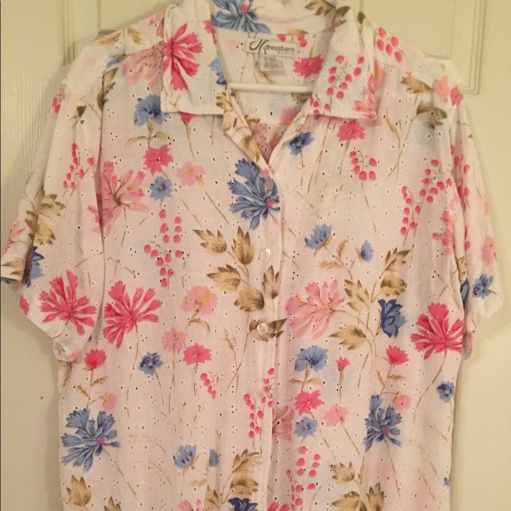 Dress barn short sleeved floral blouse 1X